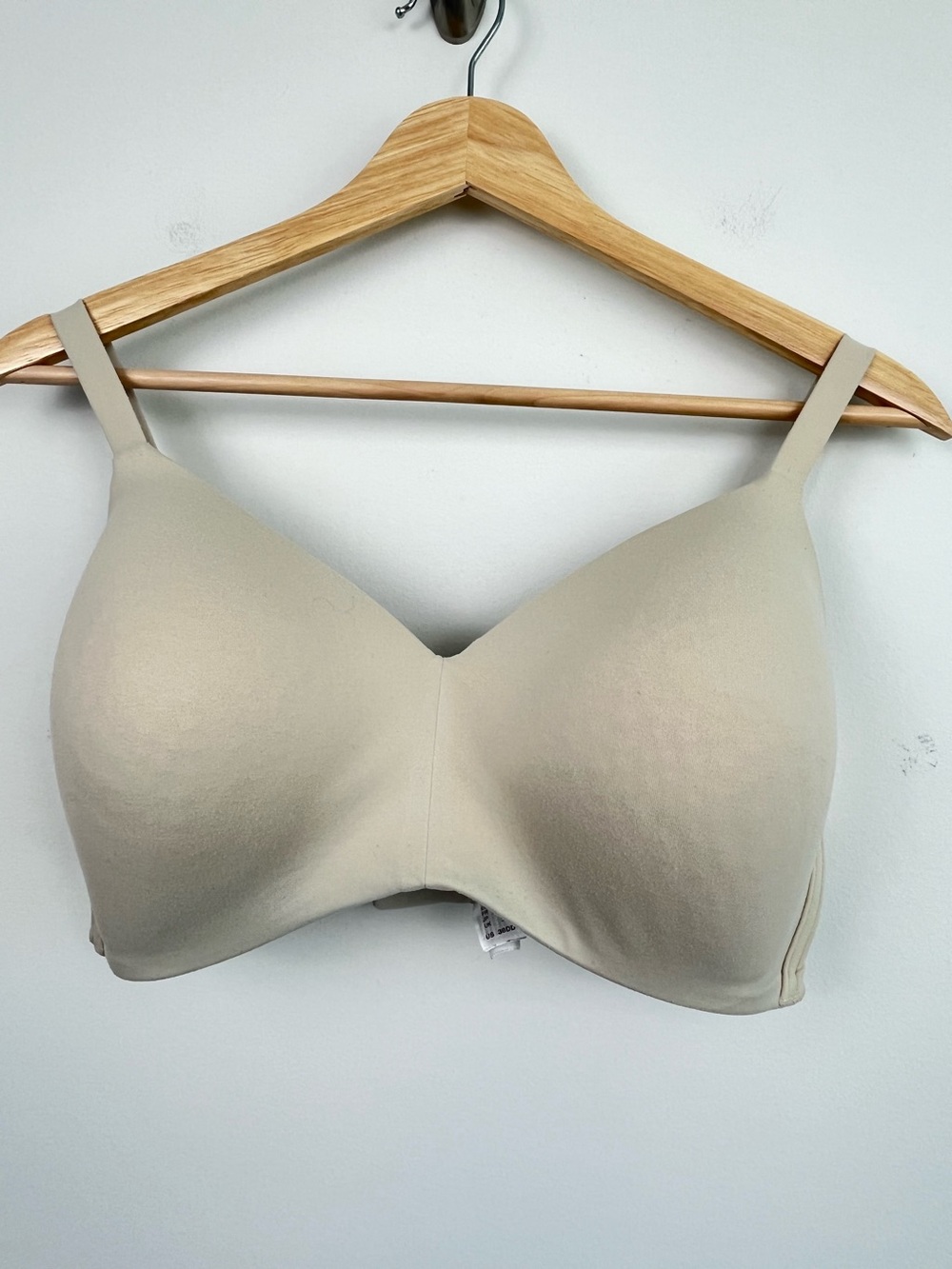 Wacoal light beige 852189 How Perfect Wireless T-Shirt bra, 36DD.
